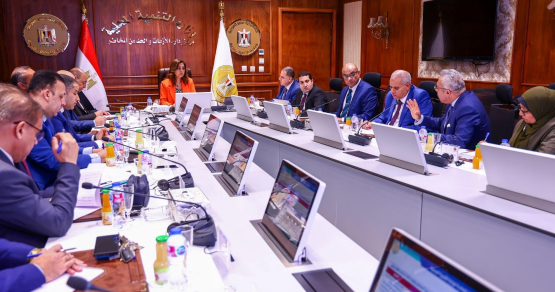 وزيرة التنمية المحلية تترأس اجتماع اللجنة العليا لتراخيص المحال العامة لمتابعة جهود تيسير وتبسيط إجراءات إصدار التراخيص للأنشطة المختلفة بالمحافظات